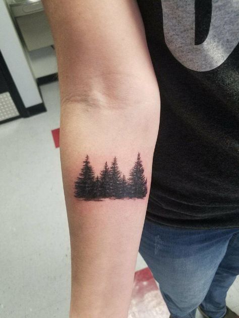 Treeline tattoo on forearm @SLCink @vlasicstudio Treeline Tattoo, Coconut Tattoo, Tree Line Tattoo, Tattoos Tree, Forest Forearm Tattoo, Moutain Tattoos, Pnw Tattoo, Harley Tattoos, Wrist Tattoo Cover Up