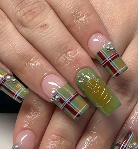 90s Christmas Nails, 2000s Style Nails, Short Plaid Nails, Artsy Acrylic Nails, Funky Nails Square, Plaid French Tip Nails, Edgy Winter Nails, Y2k Acrylics, Fall Plaid Nail Designs