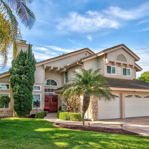 Best Places to Buy a Home in San Diego Nice Big Houses, San Diego Homes, San Diego Neighborhoods, San Diego Attractions, Moving To San Diego, California Towns, Two Bedroom House, 6 Bedroom House, San Diego Living