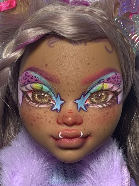 Monster High Doll Face Up, Custom Lol Dolls, Lisa Frank Fashion, Monster High Doll Repaint Tutorials, Customized Monster High Dolls, Barbie Doll Custom, Clawdeen Wolf Repaint, Custom Dolls Monster High, Doll Customization Monster High Repaint