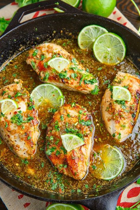 Cilantro Lime Skillet Chicken Chicken Thights Recipes, Chicken Recipes Easy, Resep Salad, Chicken Skillet Recipes, Healthy Chicken Recipes Easy, Cilantro Lime Chicken, Lime Chicken, Skillet Chicken, Chicken Salad Recipes