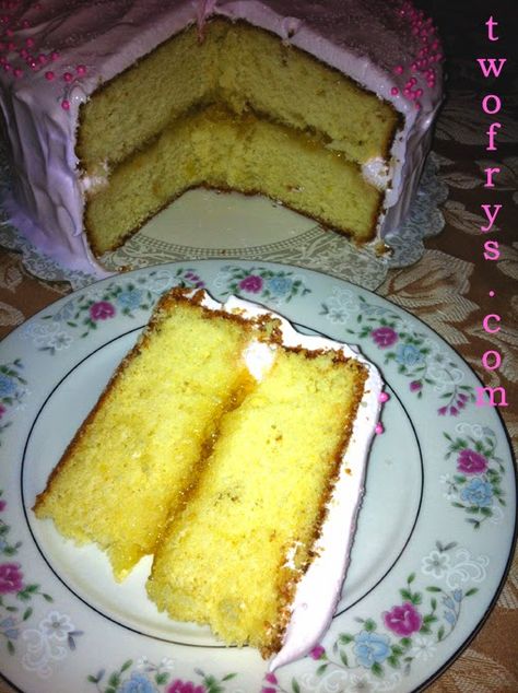 Cake Dominicano Receta, Puertorican Birthday Cake, Dominican Cake Recipe How To Make, Dominican Wedding Cake, Dominican Republic Desserts, Dominican Frosting Recipe, Puerto Rican Birthday Cake, Easy Dominican Cake Recipe, Puerto Rican Cake