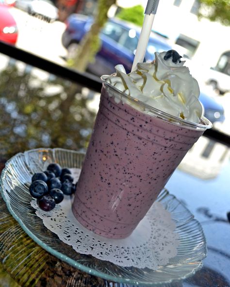 Blueberry Milkshake Blueberry Milkshake, Blue Berry, Milkshakes, Frappe, Berry, Ice Cream, Drinks, Tableware, Blue