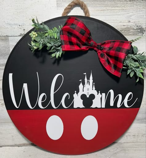 Disney Front Door Sign, Disney Round Wood Signs, Mickey Mouse Door Sign, Disney Round Ornaments, Disney Door Hangers Wooden, Disney Welcome Sign Front Doors, Mickey Mouse Crafts For Adults, Disney Door Hangers, Round Plaque Ideas