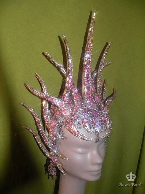 Showgirl Headdress, Carnival Headdress, Fashion Sketches Men, High Fashion Hair, Carnaval Costume, Disco Costume, Samba Costume, Burlesque Costumes, Couture Hats