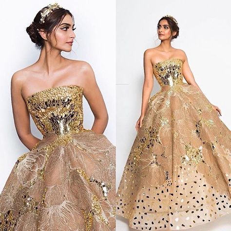 Wedding Reception Gowns, Golden Outfit, Western Gowns, Golden Gown, Reception Gowns, Bridal Lehenga Collection, Indian Wedding Hairstyles, Golden Dress, Indian Bridal Outfits