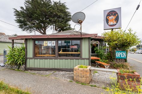 The+Unsuspecting+Seafood+Joint+In+Oregon+With+Food+So+Good+It+Should+Be+Illegal Oregon Restaurants, Gold Beach Oregon, Pops Restaurant, Southern Oregon Coast, Lamb Burgers, Gold Beach, State Of Oregon, Southern Oregon, Road Trip Essentials