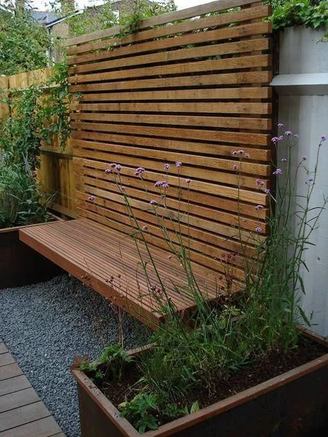 Backyard Fence Decor, Diy Garden Trellis, Garden Fence Panels, نباتات منزلية, Pergola Patio, Backyard Fences, Deck Garden, Garden Seating, Garden Trellis