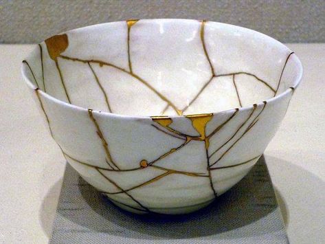 Broken made beautiful... Pottery Tattoo, Kintsugi Art, Wabi Sabi Decor, Traditional Japanese Art, Fine Ceramic, Art Japonais, Tea Ceremony, Ikebana, Ancient Art