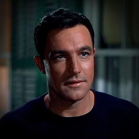 Gene Kelly Dancing, Old Hollywood Actors, Hollywood Photography, Movie Actors, Gene Therapy, Hello Handsome, Hollywood Men, Gene Kelly, Golden Days