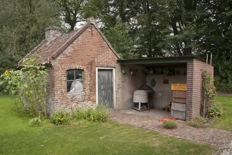 Brick Shed, Casa Hobbit, Brick Cottage, Yard Sheds, Brick Garden, Brick Architecture, Fantasy House, Cabins And Cottages, Garden House