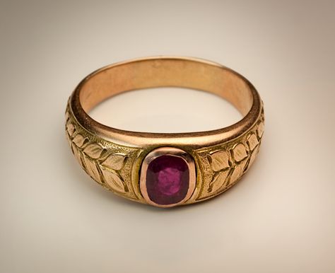 Ruby Gold Ring Vintage, Ruby Gold Ring Designs For Men, Vintage Ruby Jewelry, New Ring Designs Gold Men, Gold Vintage Rings Antiques, Mens Ruby Ring Gold, Antique Ruby Ring Gold, Ruby Rings For Men, Ruby Ring Designs Gold