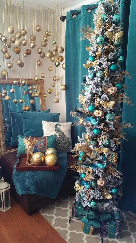 Turquoise & Gold Loft •~• holiday vignette Christmas Teal Decor Ideas, Teal Gold Christmas Tree, Teal And Gold Christmas Decor, Turquoise Christmas Tree Ideas, Teal Christmas Decor, Teal And Gold Christmas Tree, Silver Gold Teal Christmas Tree, Aqua Christmas Decor, Teal Gold Tree