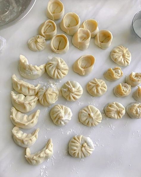 How To Make Momos At Home, Chicken Bites Appetizers, Eastern European Recipes, Chinese Foods, Pillsbury Recipes, Butter Pasta, Indian Chicken, Feel Good Food, Food Bread