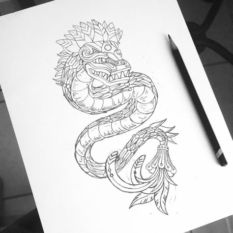 Quetzalcoatl Drawing, Quetzalcoatl Art, Dragon Tattoo Outline, Traditional Tattoo Black And White, Quetzalcoatl Tattoo, Aztec Tattoos Sleeve, Mayan Tattoos, Aztec Tattoos, Mexican Art Tattoos