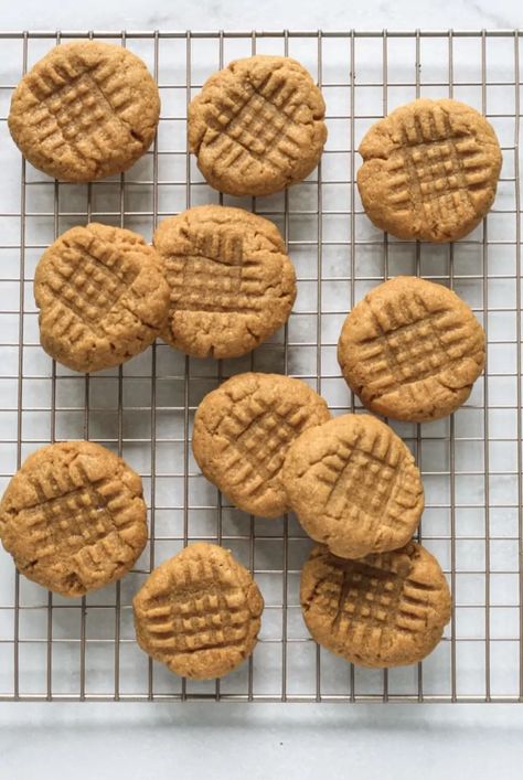 3 INGREDIENT CASHEW BUTTER COOKIES - Organically Addison Cashew Butter Cookies, Cashew Butter Recipe, Organically Addison, Galletas Keto, Chickpea Cookies, Soft Peanut Butter Cookies, Keto Peanut Butter Cookies, Best Peanut Butter Cookies, Keto Peanut Butter