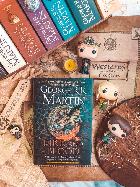 Game Of Thrones Books Aesthetic, Game Of Thrones Book Cover, Stark Children, Bookish Content, Game Of Thrones Books, Hand Of The King, Bookshelf Art, A Game Of Thrones, Photo Funny