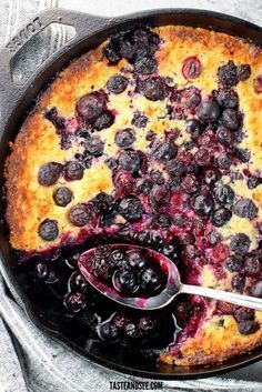 A Recipe for Cast-Iron Lemon Blueberry Cobbler Lemon Blueberry Cobbler, Cast Iron Skillet Recipes Dinner, Skillet Desserts, Recipes Cheesecake, Cast Iron Skillet Cooking, Iron Skillet Recipes, Skillet Dishes, Dutch Oven Cooking, Cast Iron Skillet Recipes