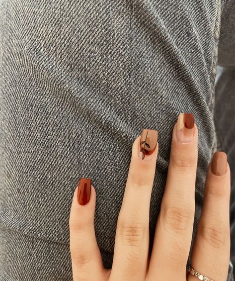 Fall Leave Nails, Fall Nails Leaves, Autumn Leaves Nails, Fall Leaves Nails, Leaves Nails, Fall Leaves Nail Art, Short Nail Inspo, Nails Work, Autumn Leaf Color