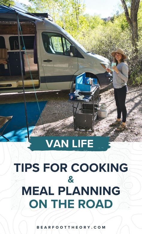 This van life cooking guide shares tips for making easy meals in a camper van including how to plan, save money, and cook in a small space. Camper Van Trip, Easy Camper Van Meals, Easy Van Life Meals, Camper Van Meals, Van Life Meals, Van Life With Kids, Van Life Cooking, Vanlife Tips, Dehydrated Meals