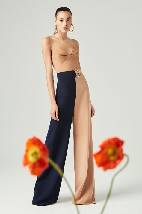 Silk Wide Leg Pants, Gaun Fashion, Strapless Bustier, Resort 2020, Mode Inspo, Fashion 2020, Look Fashion, Strapless Dress Formal, Fashion Collection