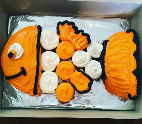 Nemo Bday Party Ideas, Finding Dory Dessert Table Ideas, Nemo Cupcake Cake, Finding Nemo Birthday Cake Ideas, Nemo Themed Food, Finding Nemo Snacks, Nemo Birthday Party Cake, Finding Nemo Desserts, Finding Nemo Second Birthday Party