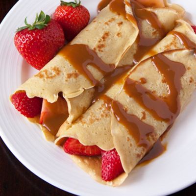 Bueno Recipes, Strawberry Crepes, Latino Food, Crepe Maker, Berry Compote, Strawberry Dessert Recipes, Crepe Cakes, Mille Crepe, Mexican Dessert