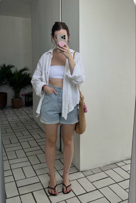 Oversized Beach Outfit, Blue Striped Shirt Outfit, Beach Outfit For Women, Cabin Trip, Beach Ootd, Bralette Outfit, Simple Summer Outfits, Mom Denim, Simple Outfit