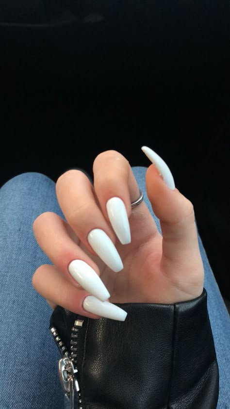 Summer Nail Inspo Coffin White, Ballerina White Nails, White Ballerina Nails, Ballerina Gel Nails, Ballerina Acrylic Nails, Chic Nail Art, Squoval Nails, Wow Nails, Stylish Nails Designs