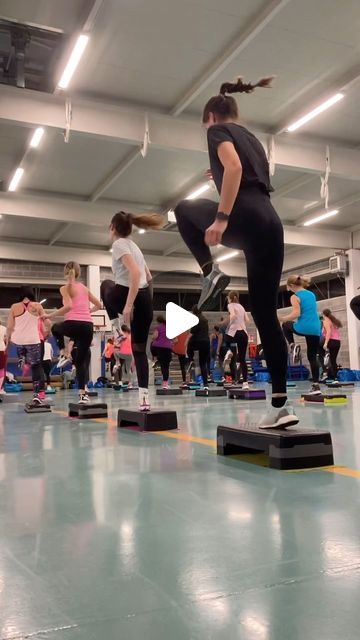 Francesca Labemano on Instagram: "𝒞𝒜ℛ𝒟ℐ𝒪 ℳ𝒪𝒯ℐ𝒱𝒜𝒯ℐ𝒪𝒩 🔥🔥🔥🔥🔥 #cardio #cardioworkout #sport #cardiomotivation #step #stepcardio #stepaerobics #stepaerobic #training #sportmotivation #coreografia" Step Aerobic Workout, 2024 Fitness, Cardio Motivation, Aerobic Step, Step Aerobics, Step Workout, Aerobics Workout, February 10, Sport Motivation