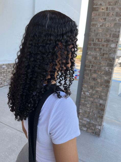 Curly Hair No Volume, Cute 3b Hairstyles, Flat Curly Hair, Curly Hair Down, Curly 3c Hair, Short Curly Hairstyles For School, 3b 3c Curly Hair, 3c Curly Hairstyles, Curly Hair 3c