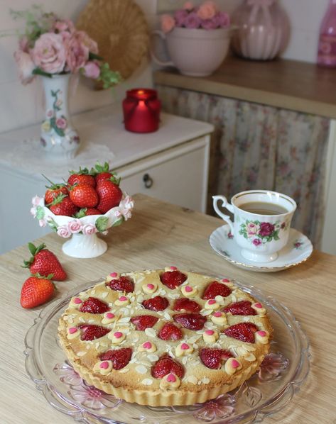 Strawberry Bakewell Tart - Sibel's Recipe - Vegan Food & Lifestyle Blog Strawberry Bakewell Tart, Pastry Case, Cottagecore Recipes, Bakewell Tart, Summer Baking, Pinterest Contest, Shortcrust Pastry, Pie Tart, Food Lifestyle