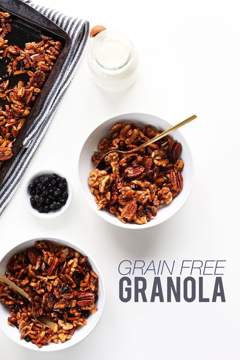 30 MINUTE Grain Free Granola! So delicious, naturally sweetened and protein rich! Protein Rich Breakfast, Minimalist Baker, Grain Free Granola, Paleo Breakfast, Granola Recipes, Low Carb Breakfast, So Delicious, Paleo Gluten Free, Paleo Recipes