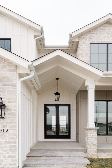 Different House Exterior Materials, Beige Stone Exterior House, Arch Exterior, Oakstone Homes, Concrete Exterior, Casa Clean, Modern Farmhouse Exterior, Casa Exterior, Front Entrance