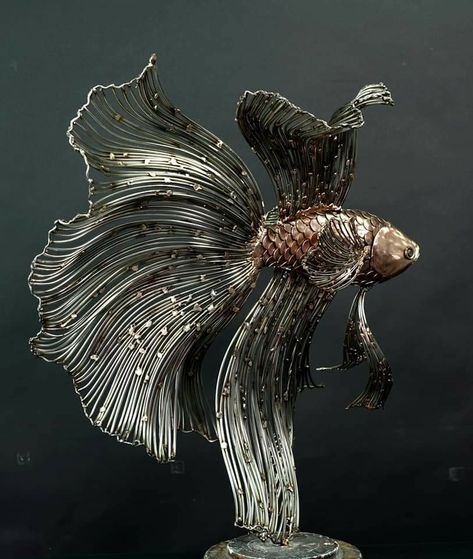 Metal Wire Sculpture, Junk Metal Art, Anatomy Sculpture, Welding Art Projects, Metal Fish, Fish Sculpture, בר מצווה, Copper Art, Sculpture Metal