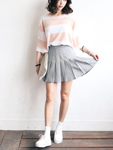 Gray Tennis Skirt Outfit, White Loose Shirt, Asian Fashion Trends, Kfashion Ulzzang, Asian Style Clothes, Climbing Outfits, Tennis Skirt Outfit, Japan Outfit, Fast Fashion Brands