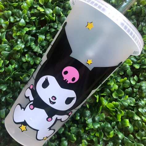 Aaliyah Birthday, Pink Sangria, Valentine Day Kiss, Starbucks Black, Kuromi Sanrio, Hello Kitty Shoes, Blue Keychain, Custom Starbucks Cup, Starbucks Christmas