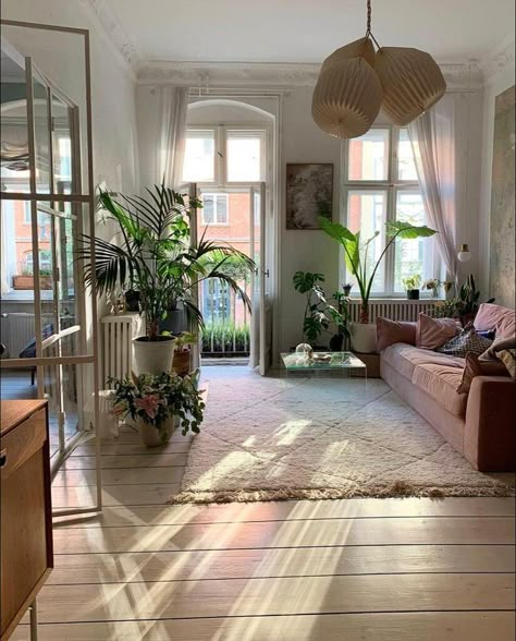 Living Room Aesthetic, Berlin Apartment, Aesthetic Home Decor, Home Decor Style, Home Aesthetic, Room Deco, Dream House Rooms, Aesthetic Rooms, Apartment Decor Inspiration