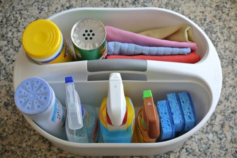 morganize with me: How to Organize a Cleaning Kit Putz Hacks, Cleaning Caddy, Bathroom Cleaning Supplies, Bathroom Cleaning Hacks, Organizing Hacks, Cleaning Closet, Cleaning Business, Shower Cleaner, Cleaning Checklist