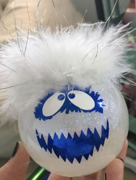 Abominable snowman Snowman Crafts For Kids, Diy Christmas Ornaments Rustic, Vinyl Christmas Ornaments, Snowman Diy, Gingerbread Party, Abominable Snowman, Diy Christmas Ornaments Easy, Snowman Christmas Decorations, Kids Christmas Ornaments