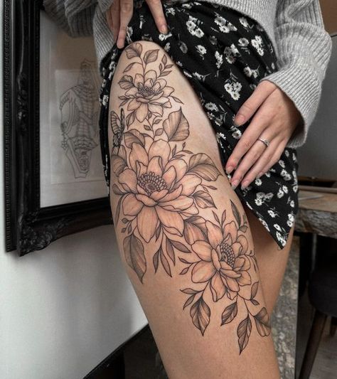 𝓯𝓵𝓸𝓻𝓪𝓵 𝓽𝓪𝓽𝓽𝓸𝓸 𝓪𝓻𝓽𝓲𝓼𝓽 on Instagram: "Hip tattoos are my absolute favorites when it comes to placement 🥰 Would love to do more like this one 🥰✨ #leedstattoo #leedstattooartist #floraltattoo #floraltattoodesign #hiptattoo #hiptattoodesign #floraltattooartist #finelinetattooartist #finelinetattoo" Upper Thigh Floral Tattoo, Large Thigh Tattoo, Floral Hip Piece Tattoo, Peonies Tattoo Thigh Hip, Big Floral Thigh Tattoos, Floral Thigh Piece, Large Floral Hip Tattoo, Floral Hip Tattoo, Thigh Sleeve