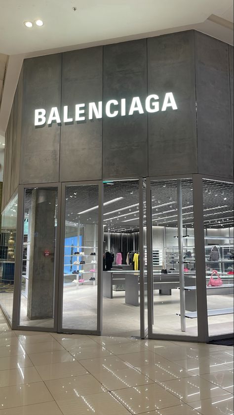 #brand #balenciaga #mall Morocco Mall, Balenciaga Store, Cement Color, Retail Interior, Reception Desk, Store Display, Morocco, Balenciaga, Desk