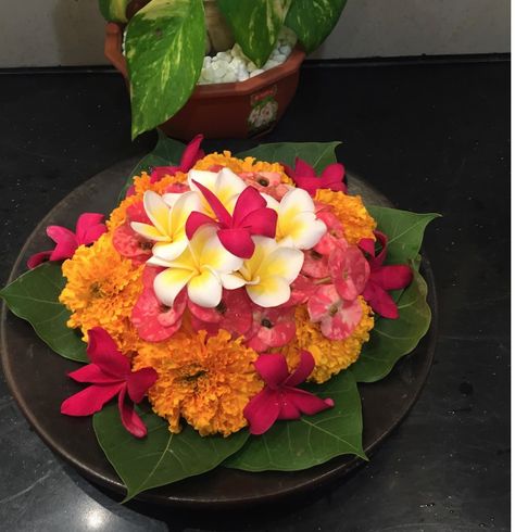 In Bali Island, they use a lot of Frangipani for flower arrangements. They put it on a plate (just like in Thailand) or insert it between their ear and hair ornaments. They might use this to worship their Hindu's God. This one I took when I was in W hotel in Seminyak, Bali Bali Wedding Flowers, Bali Flower Arrangement, Thai Flower Decoration, Bali Flower Bath Aesthetic, Frangipani Flower Aesthetic, Bali Island, Seminyak, Flower Plates, Hair Ornaments