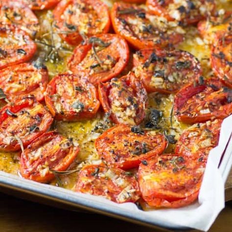 Parmesan Tomatoes, Baked Parmesan Tomatoes, Roasted Grape Tomatoes, Italian Tomatoes, Pizza Vegana, Tomato Recipe, Tomato Dishes, Tomato Soup Homemade, Roasted Vegetable Recipes