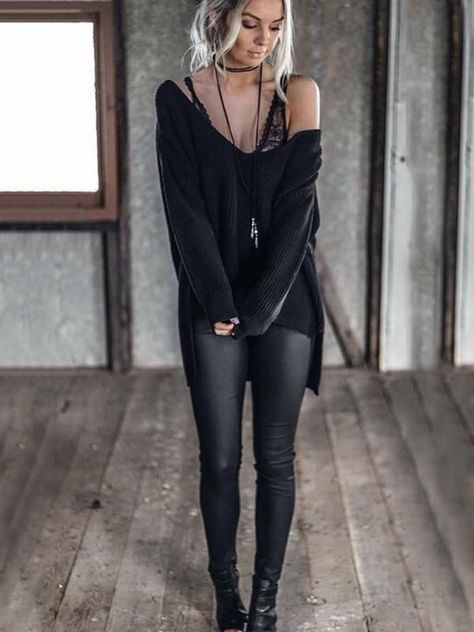 973a5f0ccbc4ee3524ccf035d35b284bdesc40226717ri Sweater Tops, Rock Punk, Looks Black, All Black Outfit, Black Women Fashion, Loose Sweater, Edgy Outfits, Looks Style, Ladies Dress Design