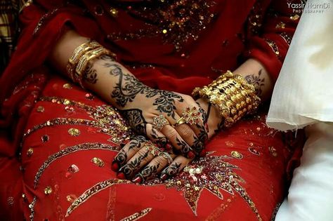 Sudani Wedding, Sudanese Wedding, Somali Wedding, Arab Culture, Henna Art, African Beauty, Henna Designs, Hand Henna, Traditional Outfits