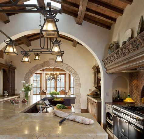 Spanish Kitchen Design, Spanish Style Home Interior, Style Hacienda, Style Toscan, Modern Spanish Style, Mediterranean Kitchen Design, Spanish Style Kitchen, Model Dapur, Spanish Kitchen