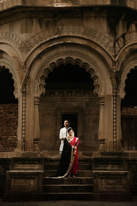 Ammapalli Temple Couple Shoot, Temple Couple Photoshoot, Vasai Fort, Temple Couple, Temple Shoot, Traditional Shoot, Temple Photo, Wedding Stills, Pre Wedding Photoshoot Outfit