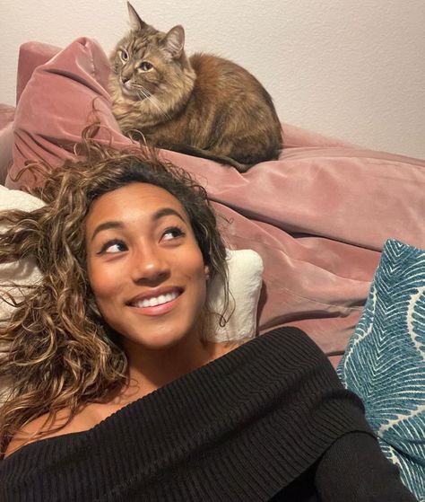 Sydney Park Aesthetic, Sydney Park Actress, Sydney Park, Gotham Series, Cat Mom, Woman Face, Face Claims, Beauty Women, Beauty Hacks