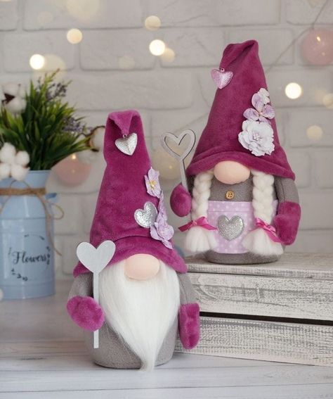 Valentine Craft Decorations, Wooden Christmas Crafts, Christmas Candle Decorations, Gnomes Diy, Fairy Crafts, Crafts For Gifts, Cowboy Christmas, Diy Valentines Crafts, Diy Gnomes